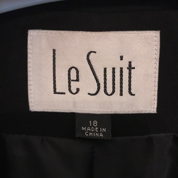 Elegant Black Suit with Pants. - Picture 4 of 6